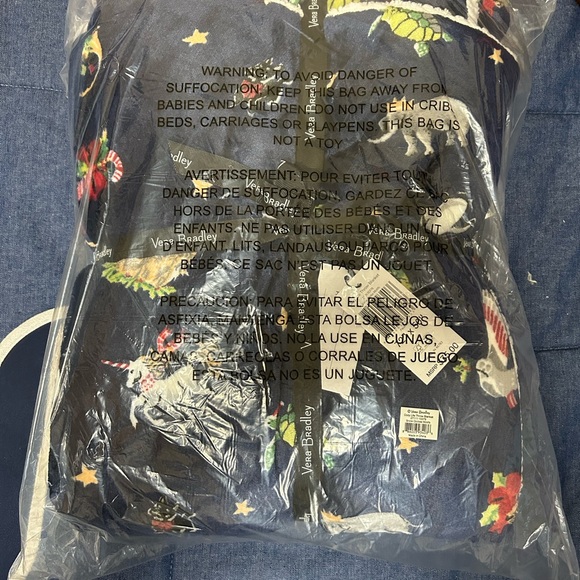 Very Bradley Christmas blanket - Picture 5 of 7